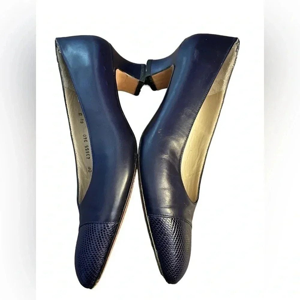 Salvatore Ferragamo Screened Leather Cap Toe Pumps Classic Vintage - Picture 12 of 12